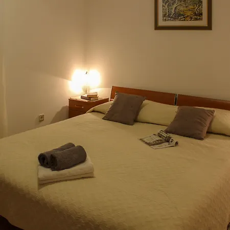 Hrabar アパート *