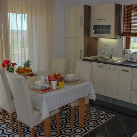 Hrabar トロギール